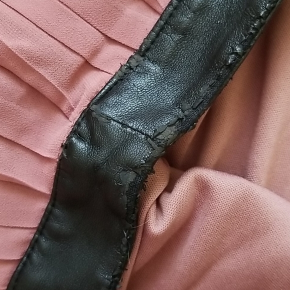 Pleated midi skirt with faux leather waist - Picture 2 of 4